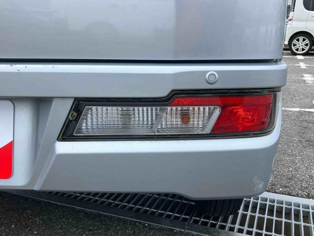 ハイゼットカーゴデラックスＳＡIIIＡＴ　ＬＥＤヘッドライト　スモークガラス　オーバーヘッドシェルフ　トップシェイドガラス　衝突回避支援装置　両側スライドドア　アイドリングストップ　リヤ障害物センサー　キーレスエントリー　集中ドアロック（千葉県）の中古車