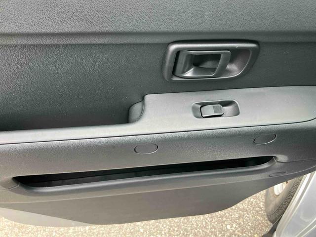 ハイゼットカーゴデラックスＳＡIIIＡＴ　ＬＥＤヘッドライト　スモークガラス　オーバーヘッドシェルフ　トップシェイドガラス　衝突回避支援装置　両側スライドドア　アイドリングストップ　リヤ障害物センサー　キーレスエントリー　集中ドアロック（千葉県）の中古車