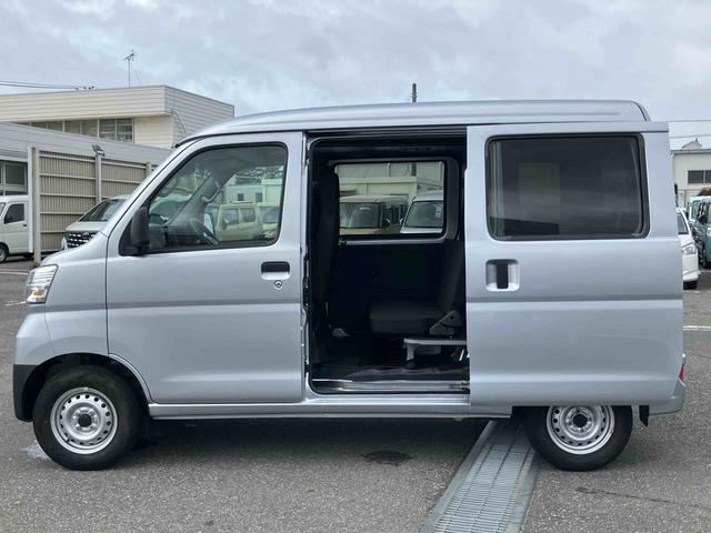 ハイゼットカーゴデラックスＳＡIIIＡＴ　ＬＥＤヘッドライト　スモークガラス　オーバーヘッドシェルフ　トップシェイドガラス　衝突回避支援装置　両側スライドドア　アイドリングストップ　リヤ障害物センサー　キーレスエントリー　集中ドアロック（千葉県）の中古車