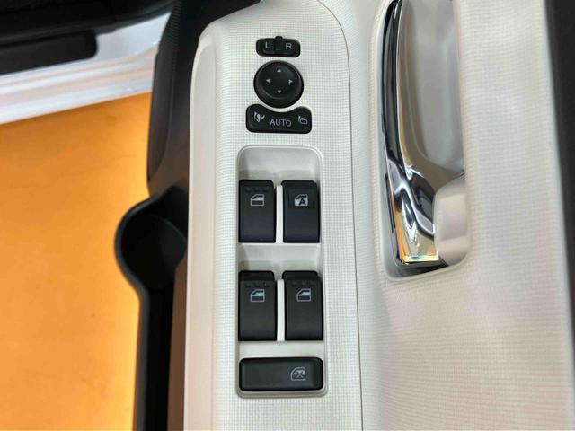 ムーヴキャンバスストライプスＧスマアシ　ダイハツ予防安全機能　前後コーナーセンサー　置きラクボックス　ホットカップホルダー　オートブレーキホールド付き電動パーキング　前席シートヒーター　バニティーミラー付き左右サンバイザー（千葉県）の中古車