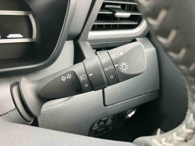 トールカスタムＧ９型ＤＰＡ／地デジ／ＢＴ／ＵＳＢ　バックカメラ　全車速追従クルコン　ＬＥＤヘッドライト　オートライト　ＡＨＢ　スマアシ　前後コーナーセンサー　電動駐車ブレーキ　キーフリー　革巻ハンドル　アルミホイール（千葉県）の中古車