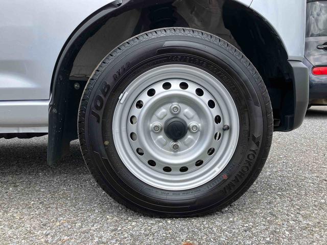 ハイゼットカーゴデラックスフロントドアスピーカー ラジオレス 衝突被害軽減ブレーキ コーナーセンサー オートライト プライバシーガラス フロントパワーウィンドウ オーバーヘッドシェルフ キーレスエントリー アイドリングストップ(千葉県)の中古車