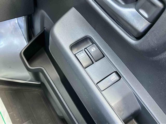 ハイゼットカーゴデラックスフロントドアスピーカー ラジオレス 衝突被害軽減ブレーキ コーナーセンサー オートライト プライバシーガラス フロントパワーウィンドウ オーバーヘッドシェルフ キーレスエントリー アイドリングストップ(千葉県)の中古車