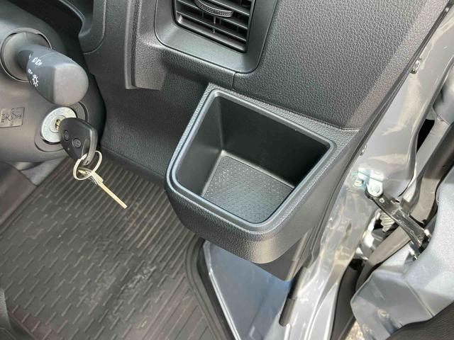 ハイゼットカーゴデラックスフロントドアスピーカー ラジオレス 衝突被害軽減ブレーキ コーナーセンサー オートライト プライバシーガラス フロントパワーウィンドウ オーバーヘッドシェルフ キーレスエントリー アイドリングストップ(千葉県)の中古車