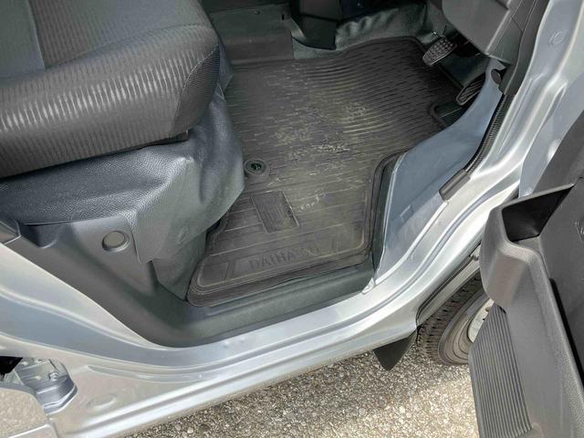 ハイゼットカーゴデラックスフロントドアスピーカー ラジオレス 衝突被害軽減ブレーキ コーナーセンサー オートライト プライバシーガラス フロントパワーウィンドウ オーバーヘッドシェルフ キーレスエントリー アイドリングストップ(千葉県)の中古車
