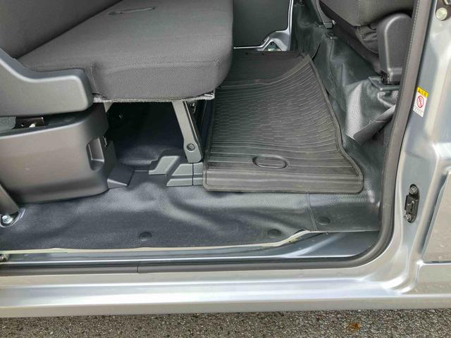 ハイゼットカーゴデラックスフロントドアスピーカー ラジオレス 衝突被害軽減ブレーキ コーナーセンサー オートライト プライバシーガラス フロントパワーウィンドウ オーバーヘッドシェルフ キーレスエントリー アイドリングストップ(千葉県)の中古車