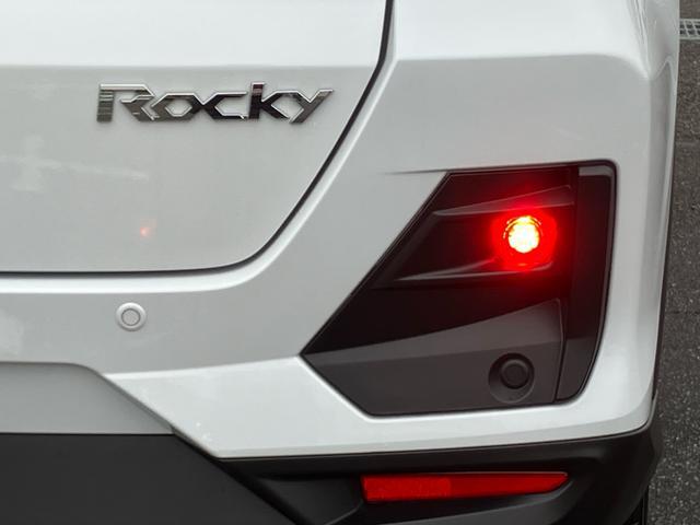 ロッキープレミアムＧ　ＨＥＶＨＥＶ　バックカメラ　全車速追従クルコン　ＬＥＤヘッドランプ　オートライト　ＡＤＢ　リヤフォグランプ　スマアシ　コーナーセンサー　シートヒーター　革巻ステアリング　電動駐車ブレーキ　キーフリー　アルミ（千葉県）の中古車