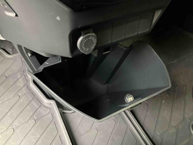 トールカスタムＧ　ターボターボ　９型ＤＰＡ／ＴＶ／ＢＴ／ＵＳＢ　バックカメラ　全車速追従クルコン　ＬＥＤヘッドライト　オートライト　ＡＨＢ　スマアシ　コーナーセンサー　電動駐車ブレーキ　キーフリー　革ハンドル　アルミホイール（千葉県）の中古車