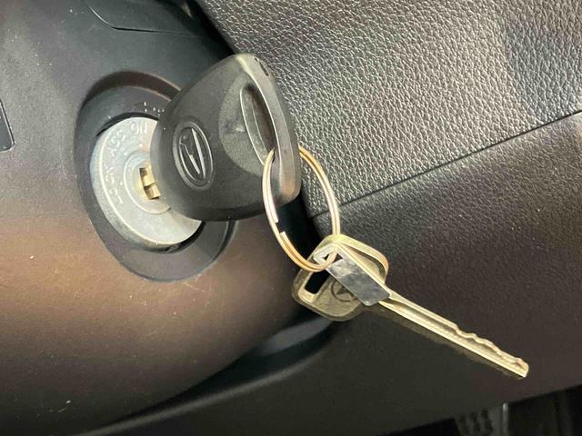 ハイゼットカーゴデラックススマアシ ダイハツ予防安全機能 前後コーナーセンサー オートライト オートハイビーム マニュアルレベリング機能付ハロゲンヘッドライト オーバーヘッドシェルフ スピーカー一体型ラジオチューナー(千葉県)の中古車