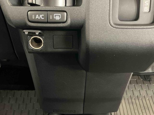 ハイゼットカーゴデラックススマアシ ダイハツ予防安全機能 前後コーナーセンサー オートライト オートハイビーム マニュアルレベリング機能付ハロゲンヘッドライト オーバーヘッドシェルフ スピーカー一体型ラジオチューナー(千葉県)の中古車