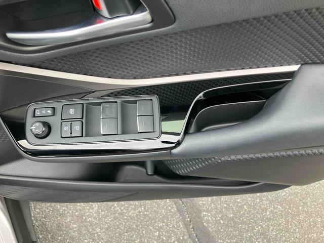 Ｃ−ＨＲＧ　モード　ネロ　セーフティプラスハイブリッド　ナビ／ＴＶ／ＢＴ／ＵＳＢ　ＥＴＣ　全周囲カメラ　全車速追従クルコン　ＬＥＤヘッドライト　オートライト　ＡＨＢ　シートヒーター　ドアイルミネーション　衝突軽減装置　コーナーセンサー　アルミ（千葉県）の中古車