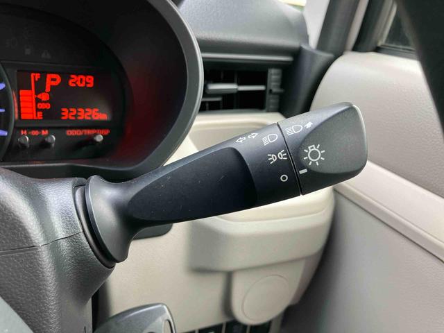 ムーヴL SAIICD/USBチューナー 電動格納ドアミラー 運転席シートリフター キーレスエントリー セキュリティアラーム プライバシーガラス 横滑り防止装置 衝突被害軽減ブレーキ アイドリングストップ(千葉県)の中古車