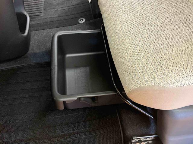 ムーヴキャンバスＬ　ＳＡIII衝突被害軽減ブレーキ　横滑り防止装置　ＣＤラジオチューナー　ＡＵＸ接続　オートハイビーム　マニュアルレベリング機能付ハロゲンヘッドライト　キーレスエントリー　助手席シートアンダートレイ（千葉県）の中古車