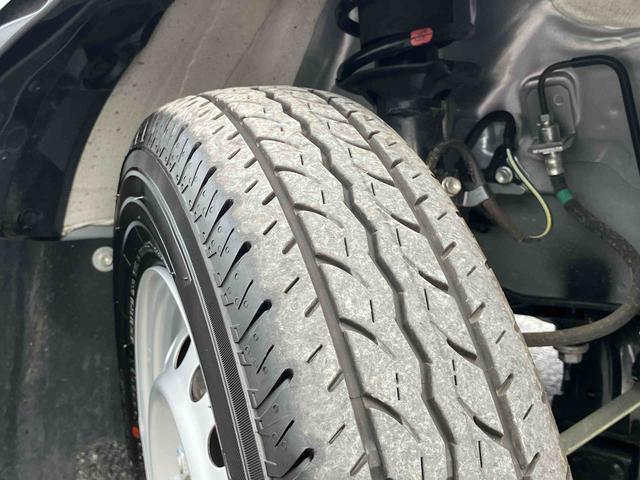 ハイゼットカーゴデラックス衝突被害軽減ブレーキ コーナーセンサー オートライト プライバシーガラス フロントパワーウィンドウ オーバーヘッドシェルフ スピーカー一体型AM・FMラジオ キーレスエントリー アイドリングストップ(千葉県)の中古車