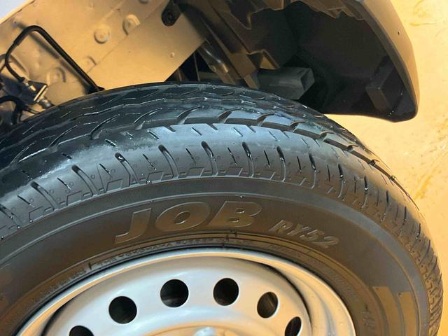 ハイゼットカーゴデラックススマアシ ダイハツ予防安全機能 オーバーヘッドシェルフ キーレスエントリー オートライト オートハイビーム マニュアルレベリング機能付ハロゲンヘッドライト スピーカー一体型ラジオチューナー(千葉県)の中古車