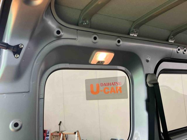ハイゼットカーゴデラックススマアシ ダイハツ予防安全機能 オーバーヘッドシェルフ キーレスエントリー オートライト オートハイビーム マニュアルレベリング機能付ハロゲンヘッドライト スピーカー一体型ラジオチューナー(千葉県)の中古車