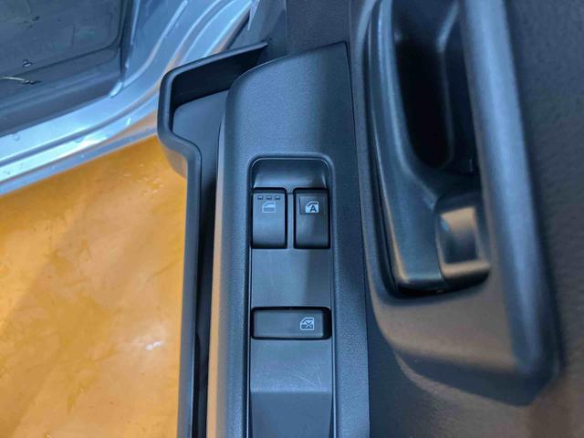 ハイゼットカーゴデラックススマアシ ダイハツ予防安全機能 オーバーヘッドシェルフ キーレスエントリー オートライト オートハイビーム マニュアルレベリング機能付ハロゲンヘッドライト スピーカー一体型ラジオチューナー(千葉県)の中古車