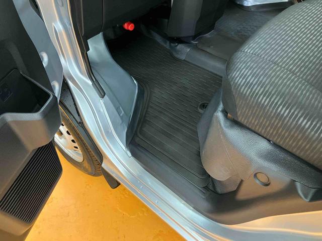 ハイゼットカーゴデラックススマアシ ダイハツ予防安全機能 オーバーヘッドシェルフ キーレスエントリー オートライト オートハイビーム マニュアルレベリング機能付ハロゲンヘッドライト スピーカー一体型ラジオチューナー(千葉県)の中古車
