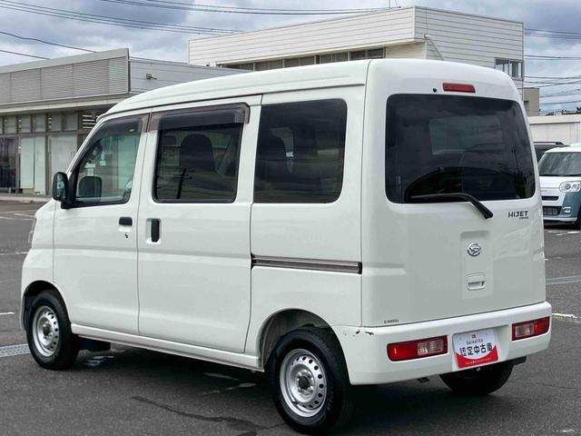 ハイゼットカーゴデラックス2WD 5速MT パワステ パワーウィンドウ キーレスエントリー 集中ドアロック オーバーヘッドシェルフ リヤガラススモーク マニュアルエアコン スピーカー一体型ラジオ ハロゲンヘッドランプ(千葉県)の中古車