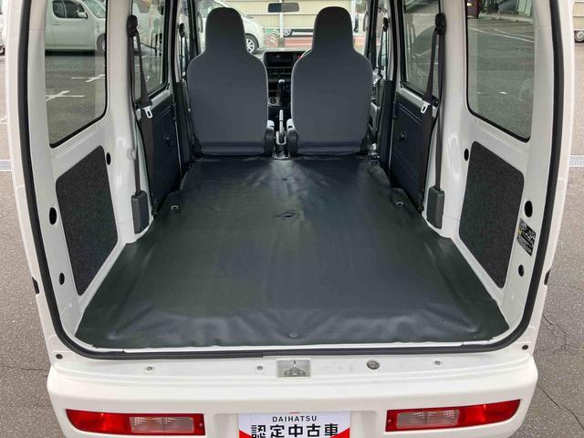 ハイゼットカーゴデラックス2WD 5速MT パワステ パワーウィンドウ キーレスエントリー 集中ドアロック オーバーヘッドシェルフ リヤガラススモーク マニュアルエアコン スピーカー一体型ラジオ ハロゲンヘッドランプ(千葉県)の中古車