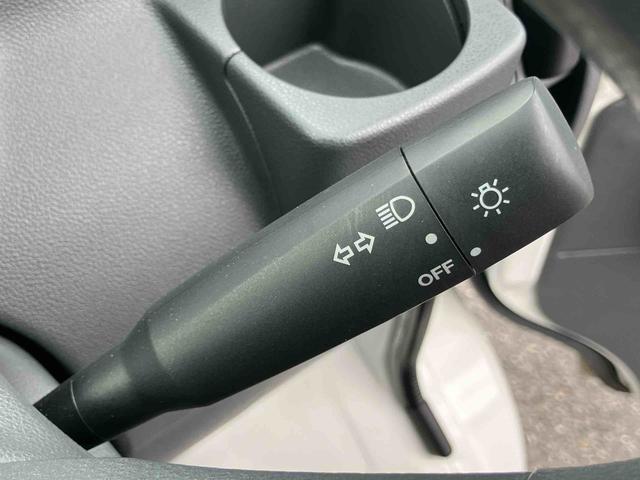 ハイゼットカーゴデラックス2WD 5速MT パワステ パワーウィンドウ キーレスエントリー 集中ドアロック オーバーヘッドシェルフ リヤガラススモーク マニュアルエアコン スピーカー一体型ラジオ ハロゲンヘッドランプ(千葉県)の中古車