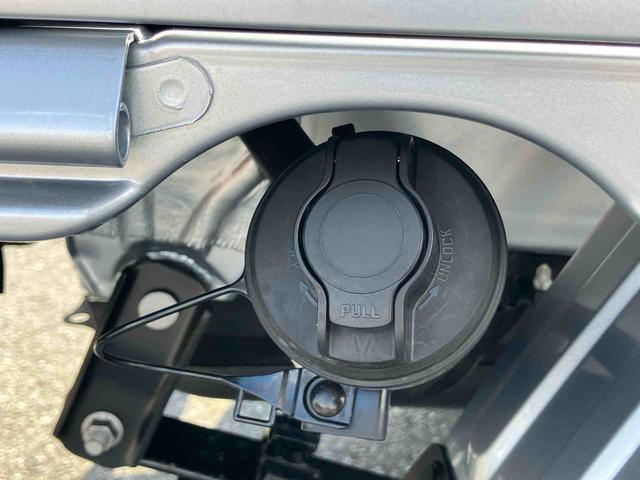 ハイゼットトラックスタンダード2WD CVT 衝突被害軽減装置 前後コーナーセンサー オートライト オートハイビーム ハロゲンヘッドランプ 荷台三方開 バッテリーカバー アイドリングストップ マニュアルAC スピーカー一体型ラジオ(千葉県)の中古車