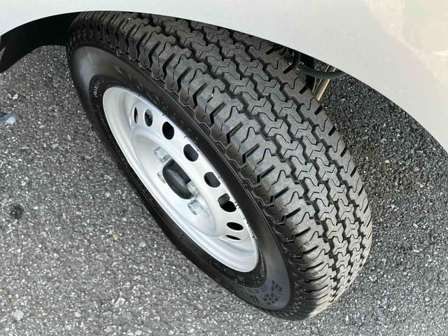 ハイゼットトラックスタンダード2WD CVT 衝突被害軽減装置 前後コーナーセンサー オートライト オートハイビーム ハロゲンヘッドランプ 荷台三方開 バッテリーカバー アイドリングストップ マニュアルAC スピーカー一体型ラジオ(千葉県)の中古車