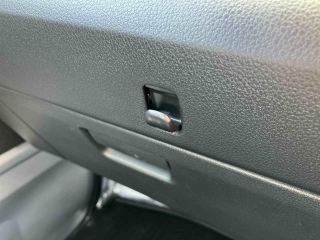 ハイゼットトラックスタンダード2WD CVT 衝突被害軽減装置 前後コーナーセンサー オートライト オートハイビーム ハロゲンヘッドランプ 荷台三方開 バッテリーカバー アイドリングストップ マニュアルAC スピーカー一体型ラジオ(千葉県)の中古車