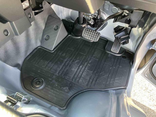 ハイゼットトラックスタンダード2WD CVT 衝突被害軽減装置 前後コーナーセンサー オートライト オートハイビーム ハロゲンヘッドランプ 荷台三方開 バッテリーカバー アイドリングストップ マニュアルAC スピーカー一体型ラジオ(千葉県)の中古車