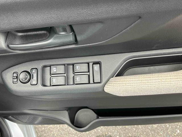ムーヴＸ両側スライドドア（左側電動）　バックカメラ　ＬＥＤヘッドライト　オートライト　ＡＨＢ　衝突被害軽減装置　コーナーセンサー　キーフリーシステム　盗難防止警報　足踏み式駐車ブレーキ　ステアリモコン　チルト（千葉県）の中古車