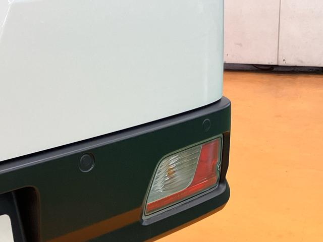 ハイゼットカーゴデラックススマアシ　ダイハツ予防安全機能　前後コーナーセンサー　オーバーヘッドシェルフ　スピーカー一体型ラジオチューナー　キーレスエントリー　荷室マット　マニュアルレベリング機能付ハロゲンヘッドライト（千葉県）の中古車