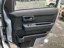 衝突被害軽減ブレーキ　コーナーセンサー　オートライト　プライバシーガラス　フロントパワーウィンドウ　オーバーヘッドシェルフ　スピーカー一体型ＡＭ・ＦＭラジオ　キーレスエントリー　アイドリングストップ（千葉県）の中古車