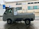 ５速マニュアル　電子制御式４ＷＤ　荷台ＬＥＤライト　リヤ４枚リーフスプリング　スーパーデフロック　衝突被害軽減ブレーキ　コーナーセンサー　スピーカー一体型ＡＭ／ＦＭラジオ　エアコン　パワステ（千葉県）の中古車