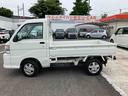 ５速ＭＴ（マニュアル）　パートタイム４ＷＤ　最大積載量３５０ｋｇ　荷台灯　ホワイトエアコン　パワステ　エアバッグ（千葉県）の中古車