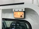 ５速マニュアル　副変速機　デフロック　荷台ライト　テールゲートチェーン　スピーカー一体型ＡＭ／ＦＭラジオ　エアコン　パワーステアリング（千葉県）の中古車