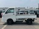 ４ＷＤ　５速マニュアル　荷台三方開　荷台作業灯　４枚リーフスプリング　リヤデフロック　ＣＤチューナー・ＡＭ／ＦＭラジオ　エアコン　パワーステアリング　サイドレバー式駐車ブレーキ　ハロゲンヘッドランプ（千葉県）の中古車
