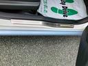 ７インチナビ／オートエアコン／カーペットマット／バイザー／運転席上下アジャスター／電動格納ミラー／ドアミラーターンランプ／キーフリーシステム／アイドリングストップ／レザーハンドル／スカッフプレート（千葉県）の中古車