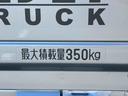 荷台三方開　オートライト　オートハイビーム　前後コーナーセンサー　衝突被害軽減ブレーキ　横滑防止装置　アイドリングストップ　マニュアルエアコン　ハロゲンヘッドランプ　バッテリーカバー　ＡＭ／ＦＭラジオ（千葉県）の中古車