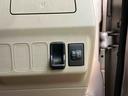 バックカメラ連動ワンセグナビ　ＵＳＢ接続　ＥＴＣ　キーフリーシステム　チルトステアリング　運転席シートリフター　バニティーミラー付き左右サンバイザー　助手席シートバックポケット＋ショッピングフック（千葉県）の中古車