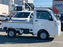 ４ＷＤ　５速ＭＴ　荷台三方開　リヤ４枚リーフ　荷台作業灯　バッテリーカバー　リヤデフロック　ＰＳ　ＡＭ／ＦＭラジオ　ハロゲンヘッドランプ　大型ヘッドレスト　サイドレバー式駐車ブレーキ　アシストグリップ（千葉県）の中古車