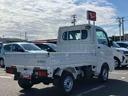 ４ＷＤ　５速ＭＴ　荷台三方開　リヤ４枚リーフ　ＬＥＤ荷台作業灯　バッテリーカバー　リヤデフロック　ＡＣ／ＰＳ　ハロゲンヘッドランプ　大型ヘッドレスト　サイドレバー式駐車ブレーキ　アシストグリップ（千葉県）の中古車