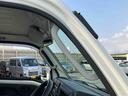 ＣＤチューナー　副変速機　荷台ライト　リヤ４枚リーフスプリング　リヤデフロック　テールゲートチェーン　フォグランプ　メッキガーニッシュ　キーレスエントリー　エアコン　パワステ（千葉県）の中古車