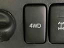 ４ＷＤ　５速ＭＴ　荷台三方開　リヤ４枚リーフ　荷台作業灯　ＬＥＤヘッドライト　バッテリーカバー　リヤスモークがラス　ＡＭ／ＦＭラジオ　衝突被害軽減装置　サイドレバー式駐車ブレーキ　大型アシストグリップ（千葉県）の中古車