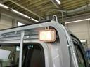 ４ＷＤ　５速ＭＴ　荷台三方開　リヤ４枚リーフ　荷台作業灯　ＬＥＤヘッドライト　バッテリーカバー　リヤスモークがラス　ＡＭ／ＦＭラジオ　衝突被害軽減装置　サイドレバー式駐車ブレーキ　大型アシストグリップ（千葉県）の中古車