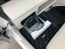 衝突被害軽減ブレーキ　誤発進抑制制御　横滑り防止装置　トップシェイドガラス　タコメーター　前席大型アームレスト付ベンチシート　キーレスエントリー　盗難防止アラーム　チルトステアリング　シートリフター（千葉県）の中古車
