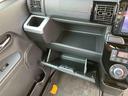８型ナビ／ＢＴ／ＴＶ／ＤＩＳＣ／全周囲カメラ　ＥＴＣ　両側パワスラ　１５インチアルミ　ＬＥＤヘッド／フォグランプ　スマートキー　ＬＥＤ室内灯　上下２段調節式デッキボード　衝突被害軽減ブレーキ（千葉県）の中古車