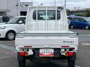 ４ＷＤ　オートマ　４枚リーフ　荷台三方開　荷台作業灯　大型ヘッドレスト　ハロゲンヘッドライト　マニュアルエアコン　パワーステアリング　サイドレバー式駐車ブレーキ　スピーカー一体型ＡＭ／ＦＭラジオ（千葉県）の中古車