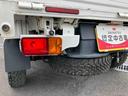 ４ＷＤ　オートマ　４枚リーフ　荷台三方開　荷台作業灯　大型ヘッドレスト　ハロゲンヘッドライト　マニュアルエアコン　パワーステアリング　サイドレバー式駐車ブレーキ　スピーカー一体型ＡＭ／ＦＭラジオ（千葉県）の中古車