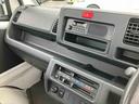 ４ＷＤ　オートマ　４枚リーフ　荷台三方開　荷台作業灯　大型ヘッドレスト　ハロゲンヘッドライト　マニュアルエアコン　パワーステアリング　サイドレバー式駐車ブレーキ　スピーカー一体型ＡＭ／ＦＭラジオ（千葉県）の中古車
