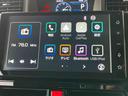 ９型ディスプレイオーディオ／ＴＶ／ＢＴ／ＵＳＢ　バックカメラ　全車速追従クルコン　ＬＥＤヘッドライト　オートライト　スマアシ　コーナーセンサー　電動駐車ブレーキ　キーフリー　革巻きステアリング　アルミ（千葉県）の中古車